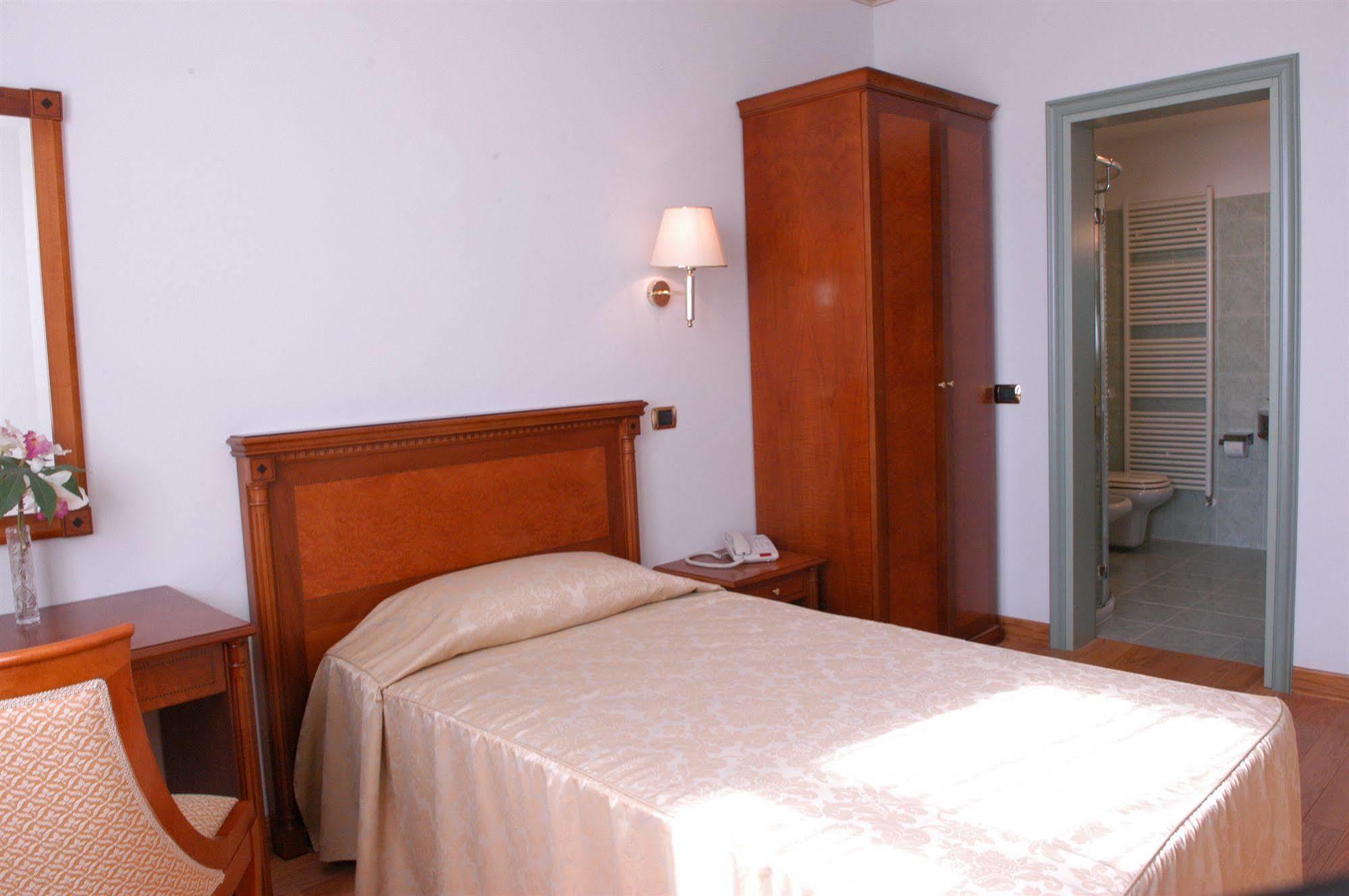 Pilgrim'S Hotel Cicognolo Ngoại thất bức ảnh