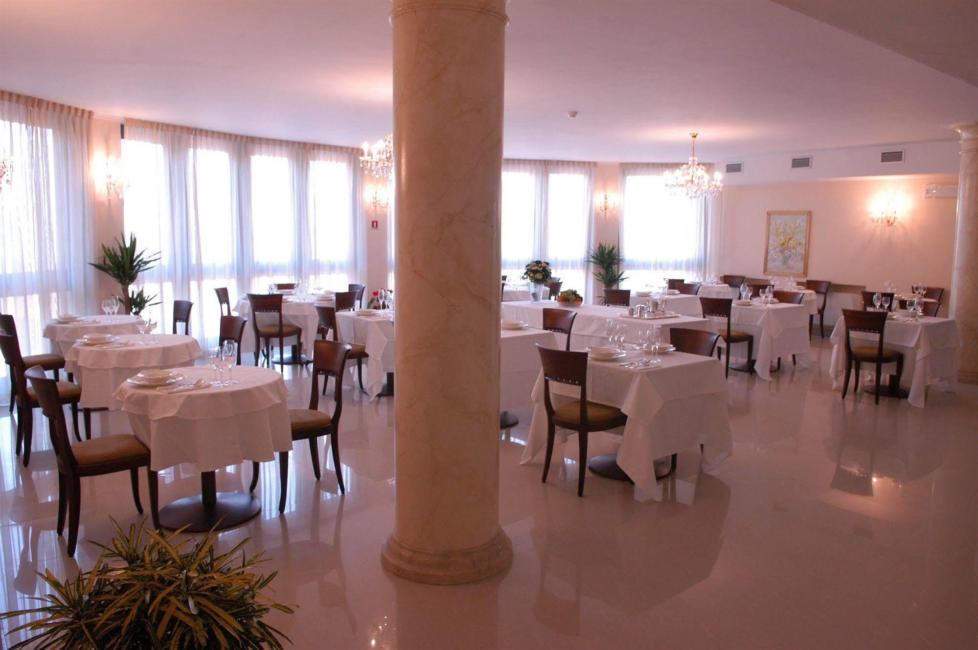 Pilgrim'S Hotel Cicognolo Ngoại thất bức ảnh